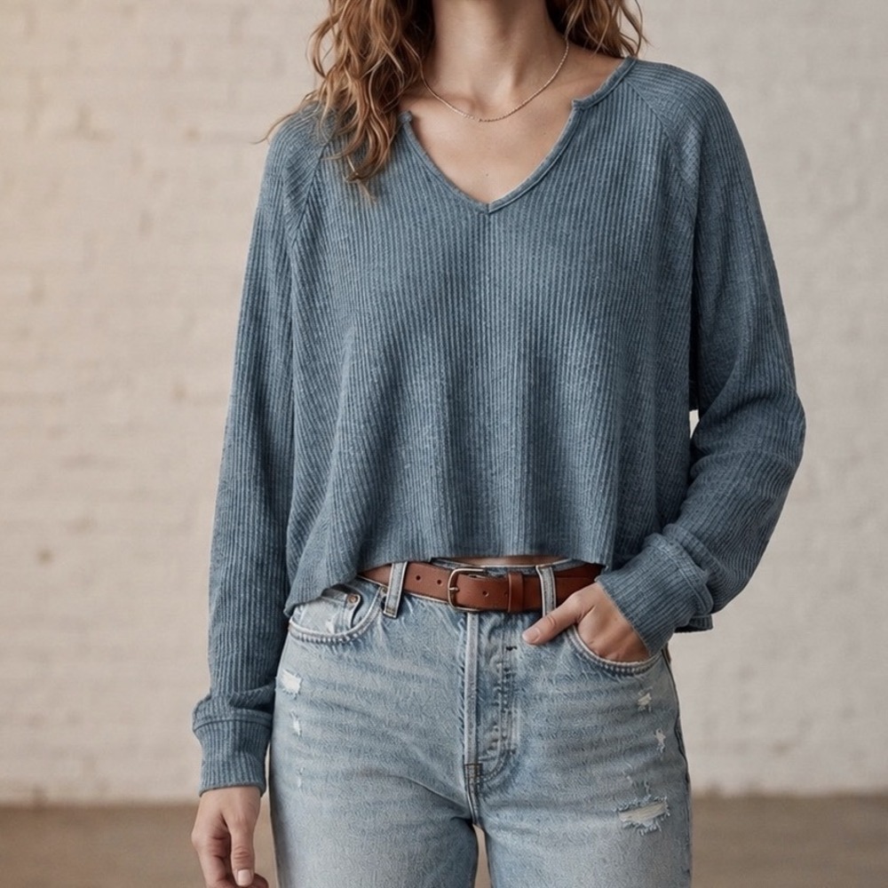 American Eagle Soft & Sexy Plush Waffle Knit Top Blue V-Neck‎ Long Sleeve Small